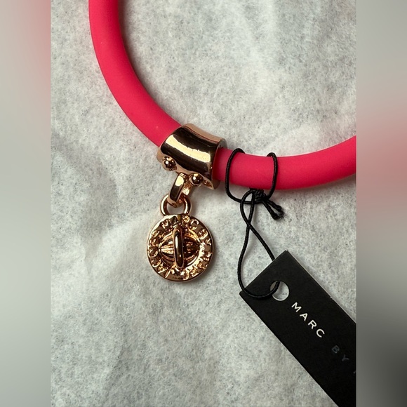 Marc Jacobs Pink and Gold Elegant Bracelet - Picture 3 of 4